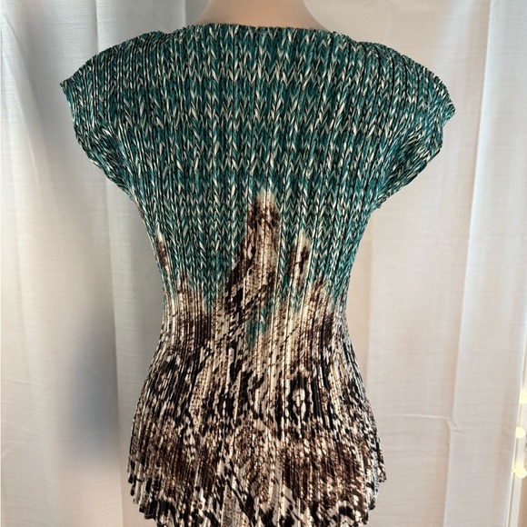 Milano Brown and Cream Smocked Cap Sleeve Blouse - Picture 4 of 7